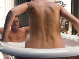 Гвинет Пэлтроу секси, Эмили Лоуренс секси – Мордекай (2015)