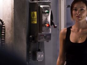 Оливия Уайлд секси – Эффект Лазаря (2015) #1