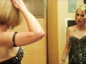 Мэри-Луиз Паркер секси – Плохое поведение (2014) #3