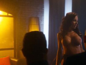 Ариа Лондон голая – Vice (2015)