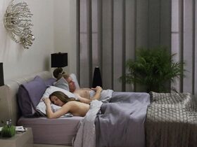 Элисон Бри секси – Крепись! (2015) #1