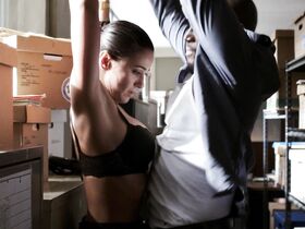 Эммануэль Шрики секси – Убийство первой степени s02e02 (2015)