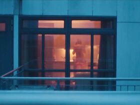 Элизабет Шу голая – Покидая Лас-Вегас (1995)