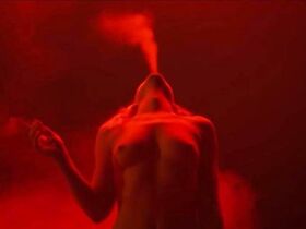 Элизабет Шу голая – Покидая Лас-Вегас (1995) #3