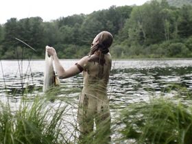 Люси Уолтерс голая – Тут одна (2016) #1