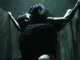 Бьянка Лоусон секси – Бестия s03e02 (2015) #3