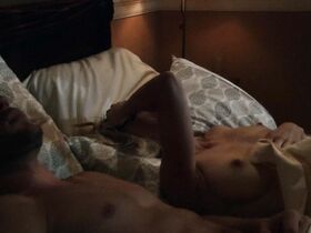 Джиллиан Алекси голая, Дженна Элфман голая – Схватка s05e01-07 (2012)