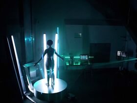 Джейми Александер голая – Слепая зона s01e01 (2015) #3