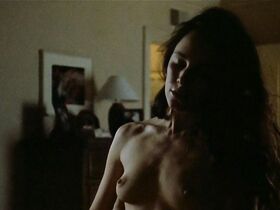 Мэделин Стоу голая – Незаконное вторжение (1992)