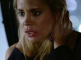 Шерри Роуз голая – Незаконное вторжение (1992) #3