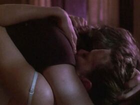 Ким Бейсингер секси – Без пощады (1986) #2