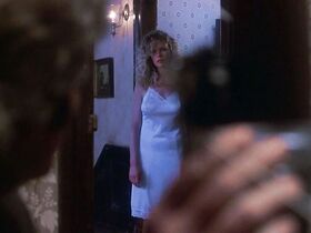 Ким Бейсингер секси – Без пощады (1986) #3