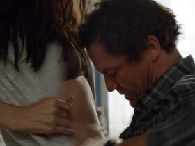 Мора Тирни голая – Любовники s01e06-10 (2014)