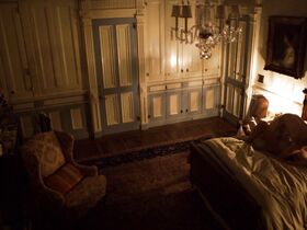 Джульет Райлэнс голая – Больница Никербокер s02e03 (2015) #3