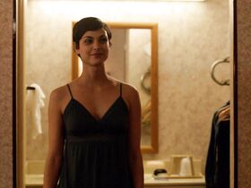 Морена Баккарин голая – Родина s01e11 (2011)