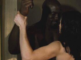 Кристен Риттер секси – Джессика Джонс s01e03 (2015)