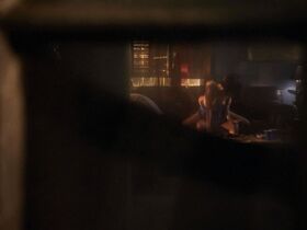 Элиса Эллепач голая – Королевство s01e08 (2014) #3