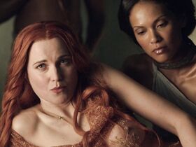Люси Лоулесс голая – Спартак s01e02 (2010) #3