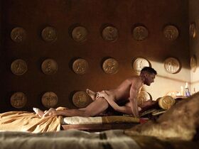 Люси Лоулесс голая – Спартак s01e08 (2010)