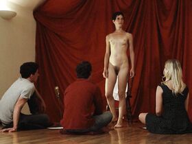 Ри Моул голая – Прятки (2014)