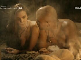 Макарена Ачага секси – Осаждённые s01e03 (2015) #3