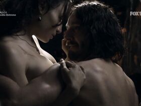 Маримар Вега голая – Осаждённые s01e05-06 (2015) #2