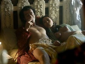 Джоана Пиреш голая – Миссис Биггс s01e05 (2012) #3