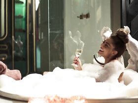 Жулиана Паэс секси – Королева кондитерской s01e45 (2019) #1