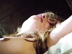 Натали Кардон голая, Эмманюэль Сенье голая, Матильда Сенье голая, Кристин Паскаль голая, Ноэлла Дюссар голая, Жанна Савари голая – Улыбка (1994) #16