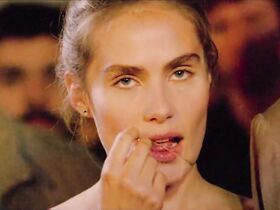 Натали Кардон голая, Эмманюэль Сенье голая, Матильда Сенье голая, Кристин Паскаль голая, Ноэлла Дюссар голая, Жанна Савари голая – Улыбка (1994) #7