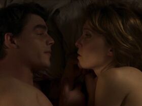 Аликс Пуасон секси – Игра влияния s02e02-03 (2022) #4