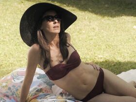 Мария Кёстлингер секси – Дамочки-мещанки s01e04 (2014)