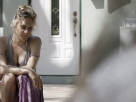 Хлоя Севиньи секси – Тёмная сторона s01e02 (2015) #2