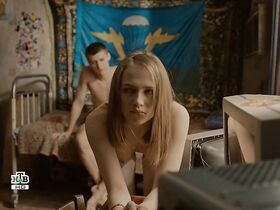 Яна Енжаева голая – Бесстыдники s01 (2017) #7