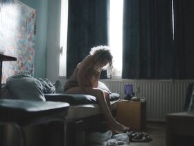 Шарлин Дец секси – SOKO Koln s21e03 (2022) #3