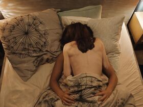 Йозефина Пройсс секси – Ничего особенного s02e03 (2021) #3