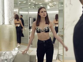 Александра Ревенко секси – Содержанки s03e05 (2021) #2