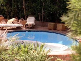 Карла Гуджино секси, Лесли Бибб секси, Перри Ривз секси – Антураж s03e16 (2007) #5