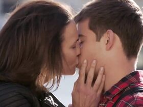 Линда Харди секси – Завтрашний день — наш (2018)