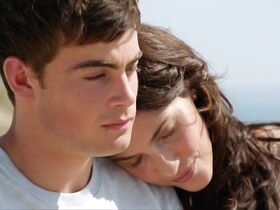 Линда Харди секси – Завтрашний день — наш (2018) #7