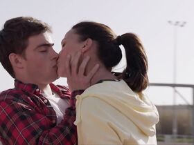 Линда Харди секси – Завтрашний день — наш (2018) #9