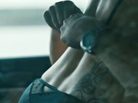 Рут Бекар голая – Скрытое s02e07 (2020) #9