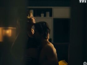 Клер Кейм секси – Infidele s02 (2020) #5