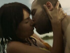 Варвара Шмыкова секси, Ирина Носова секси – Чики s01e06 (2020) #6