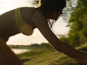 Варвара Шмыкова секси, Ирина Носова секси – Чики s01e06 (2020) #7