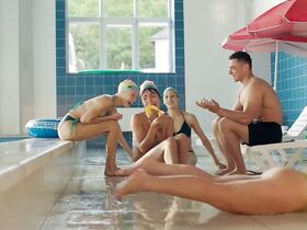 Алёна Михайлова секси, Ирина Горбачёва секси, Варвара Шмыкова секси – Чики s01e03 (2020) #6