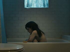 Тринити Киран секси – Skin (2019) #3