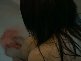 Тринити Киран секси – Skin (2019) #4