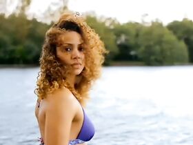 Хейли Луиз Джонс секси – Эйнштейн s2e04 (2018)