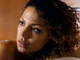 Хейли Луиз Джонс секси – Эйнштейн s2e04 (2018) #6